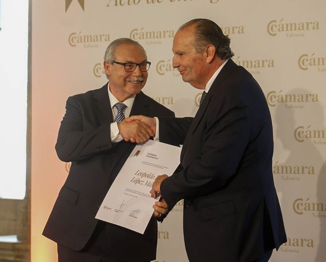 Cámara Valencia homenaje a 26 empresas por su trayectoria centenaria