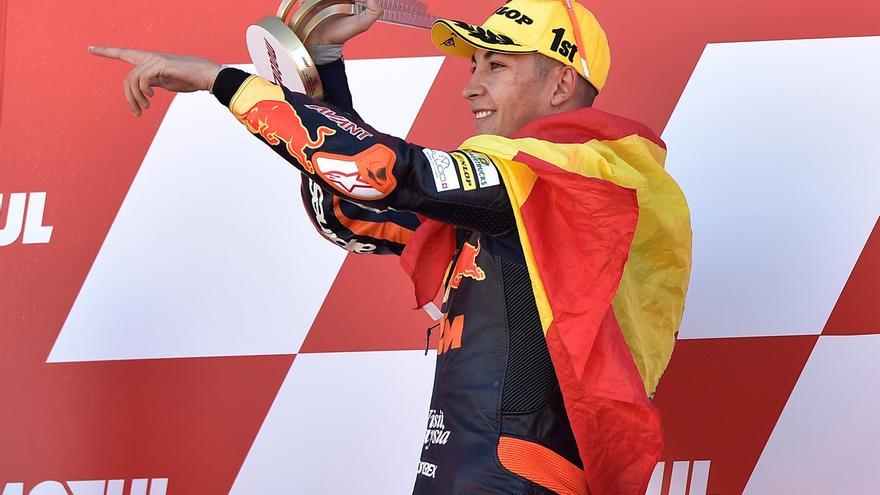 Raúl Fernández, ganador de Moto2 2021 en el circuito Ricardo Tormo de Cheste