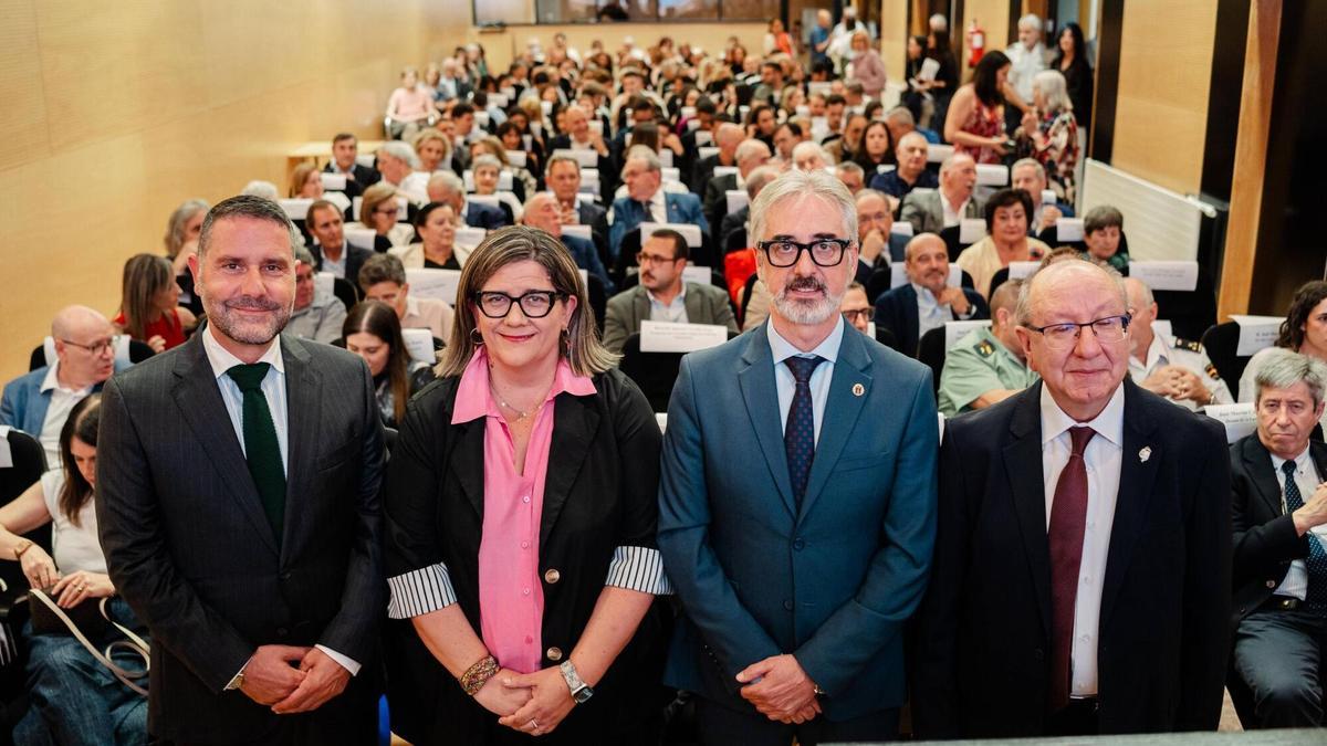 Pilar Garzón, la doctora de Urgencias que rompe el techo de cristal dos veces: primera mujer presidenta del colegio médico gallego tras ser pionera en Ourense