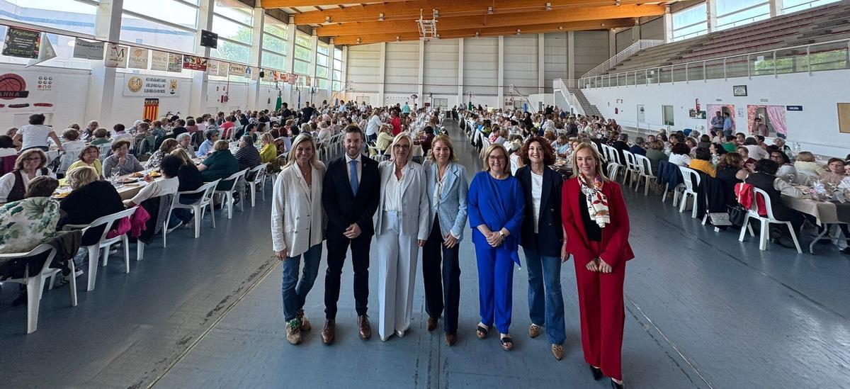 La vicepresidenta Camarero, el alcalde de Anna, la secretaria autonómica y otras representantes en la cita del sábado.