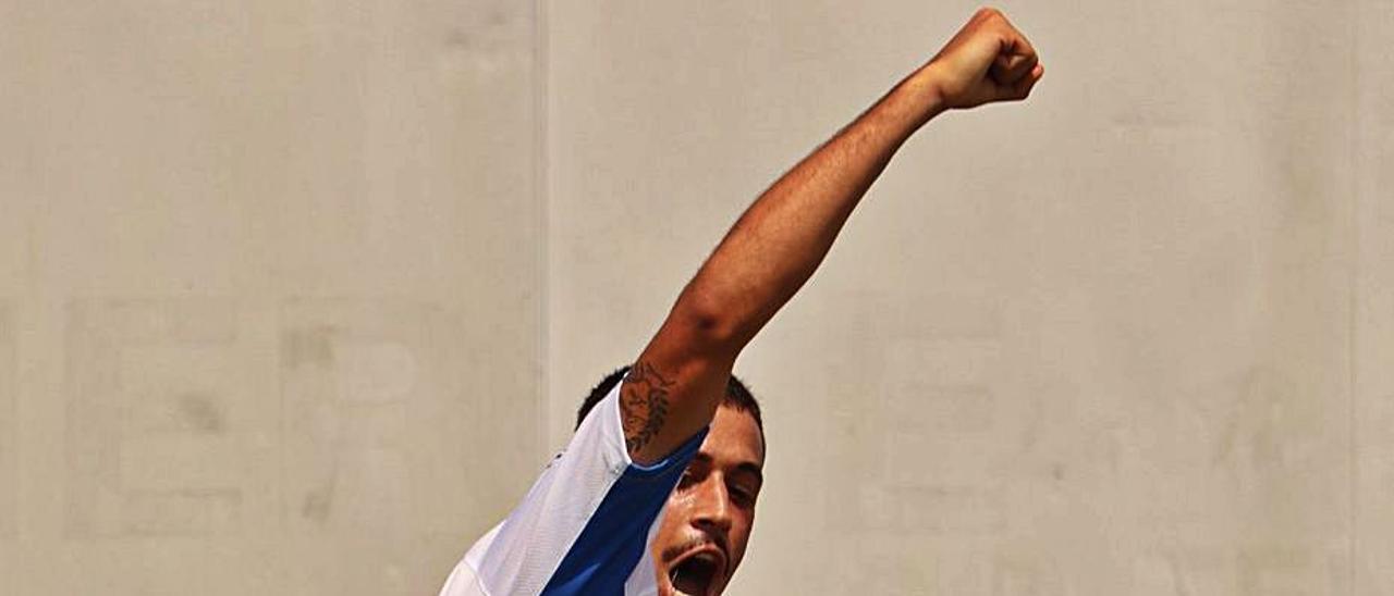 Celebración de un gol del Tenerife B. | | CD TENERIFE