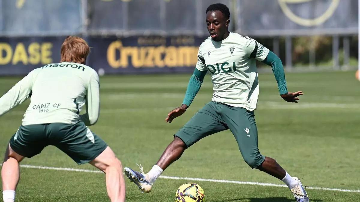 Diarra, en su etapa en el Cádiz.