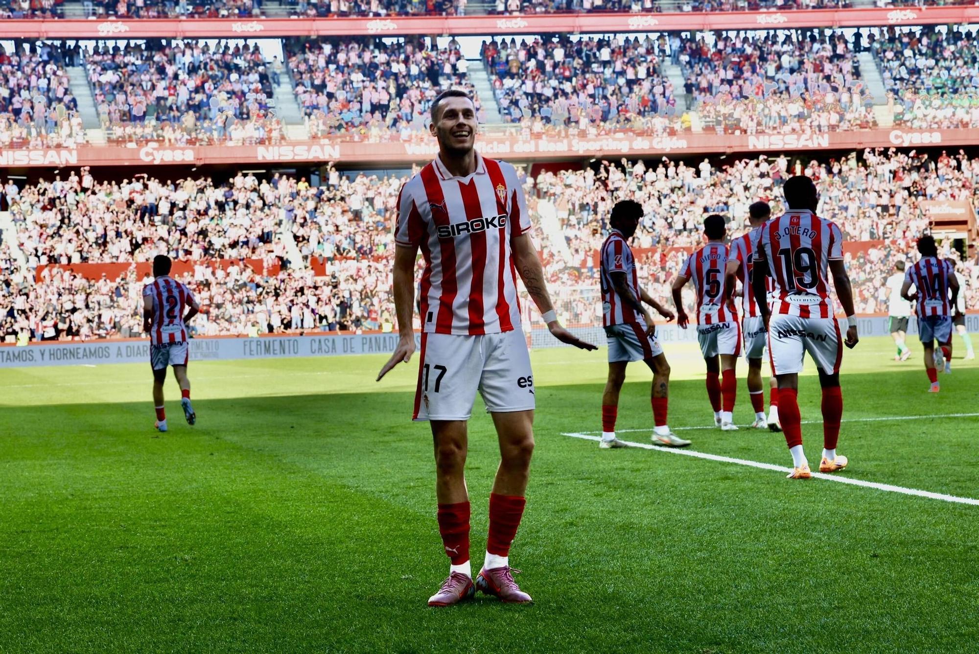 EN IMÁGENES: El partido del Sporting- Racing de Santander en El Molinón