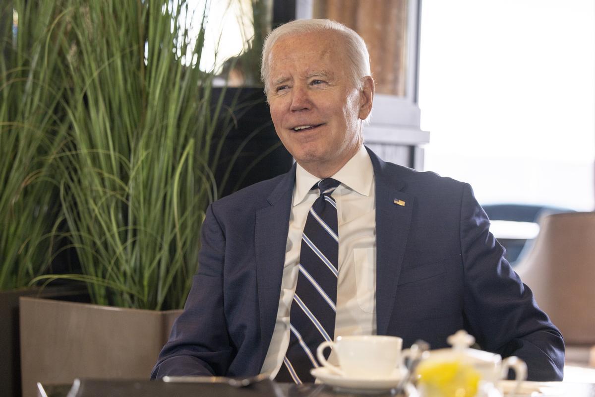 Joe Biden y Rishi Sunak se reúnen en Belfast