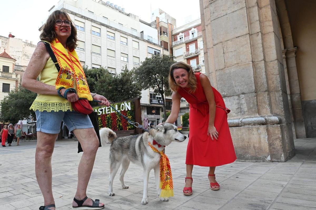 Los aficionados vibran desde la Plaza Mayor. Los aficionados vibran desde la Plaza Mayor.