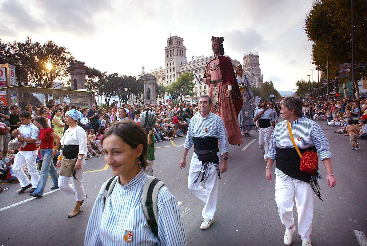 Mercè 2005. CAVALGADA GEGANTS A LA PLAÇA CATALUNYA