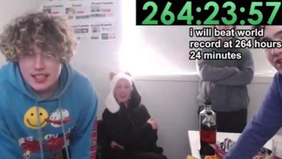 El 'youtuber' australiano Norme en el momento en que sobrepasa las 264 horas y 24 minutos sin dormir en directo