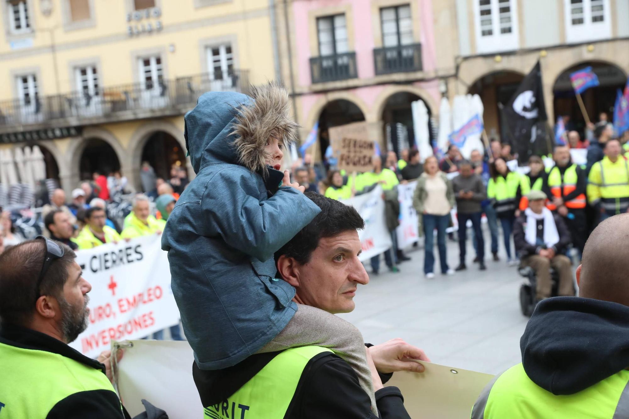 EN IMÁGENES: El avance de la protesta contra la cierre de Saint-Gobain en Avilés