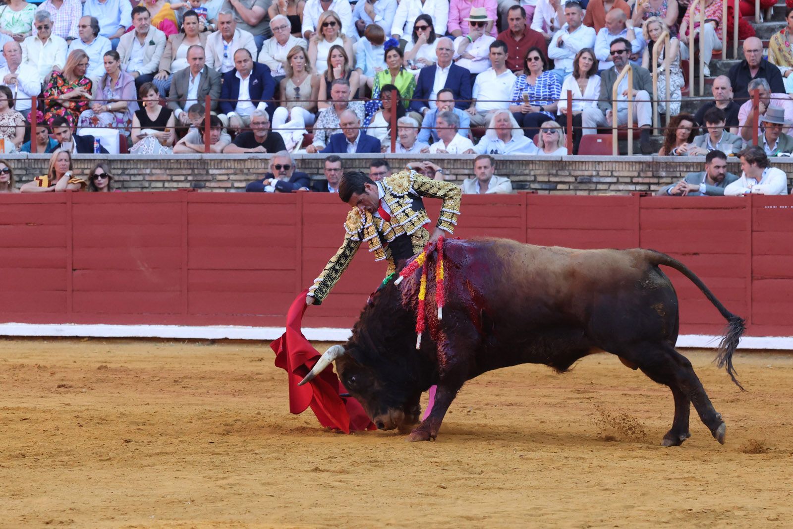 Migie Ángel Perera sale a hombros de Los Califas