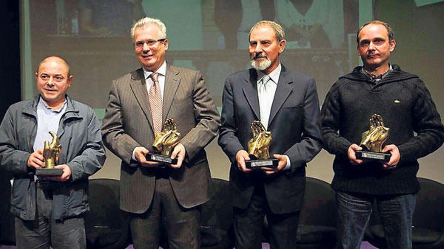 Baltasar Garzón recibe el premio &quot;Luis Tilve&quot; ante un auditorio sin presencia de la judicatura