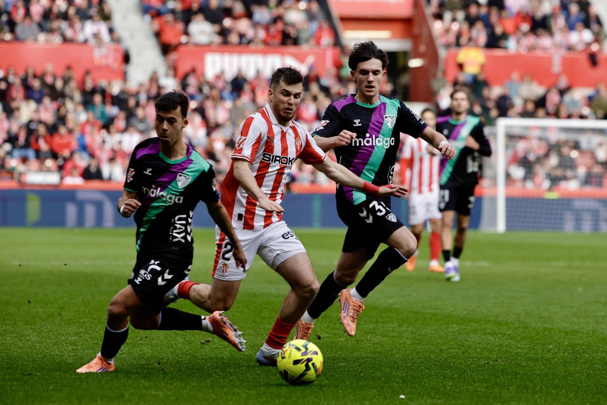 EN IMÁGENES: El partido Sporting- Málaga en el Molinón