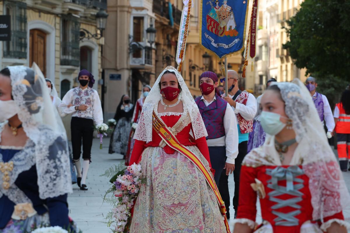 Búscate en la ofrenda por la calle caballeros de las 17:00 a las 18:00