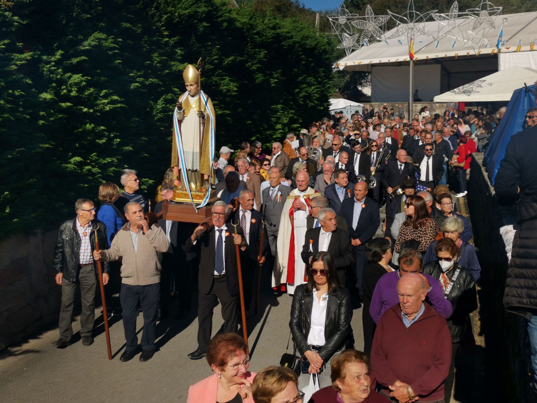 Fe y comida arropan al San Martiño en Moaña