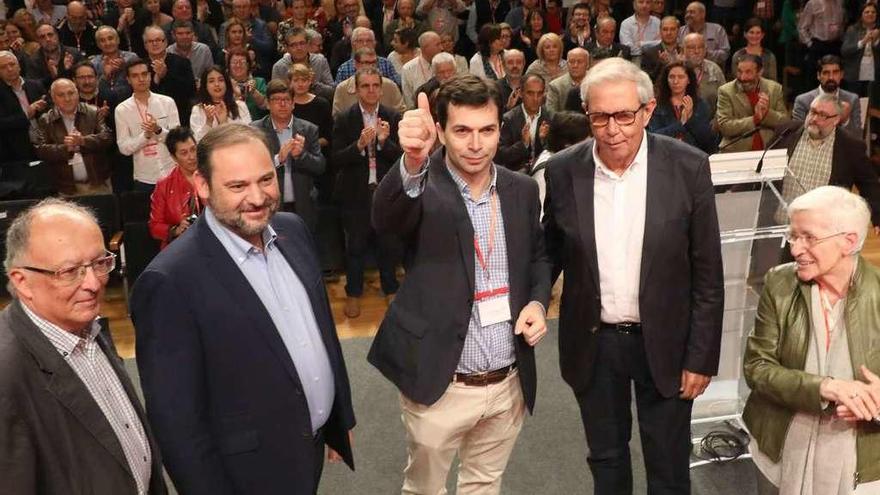 Laxe, Abalos, Gonzalo Caballero, Touriño y Dolores Villarino, ayer en el congreso. // Xoán Álvarez