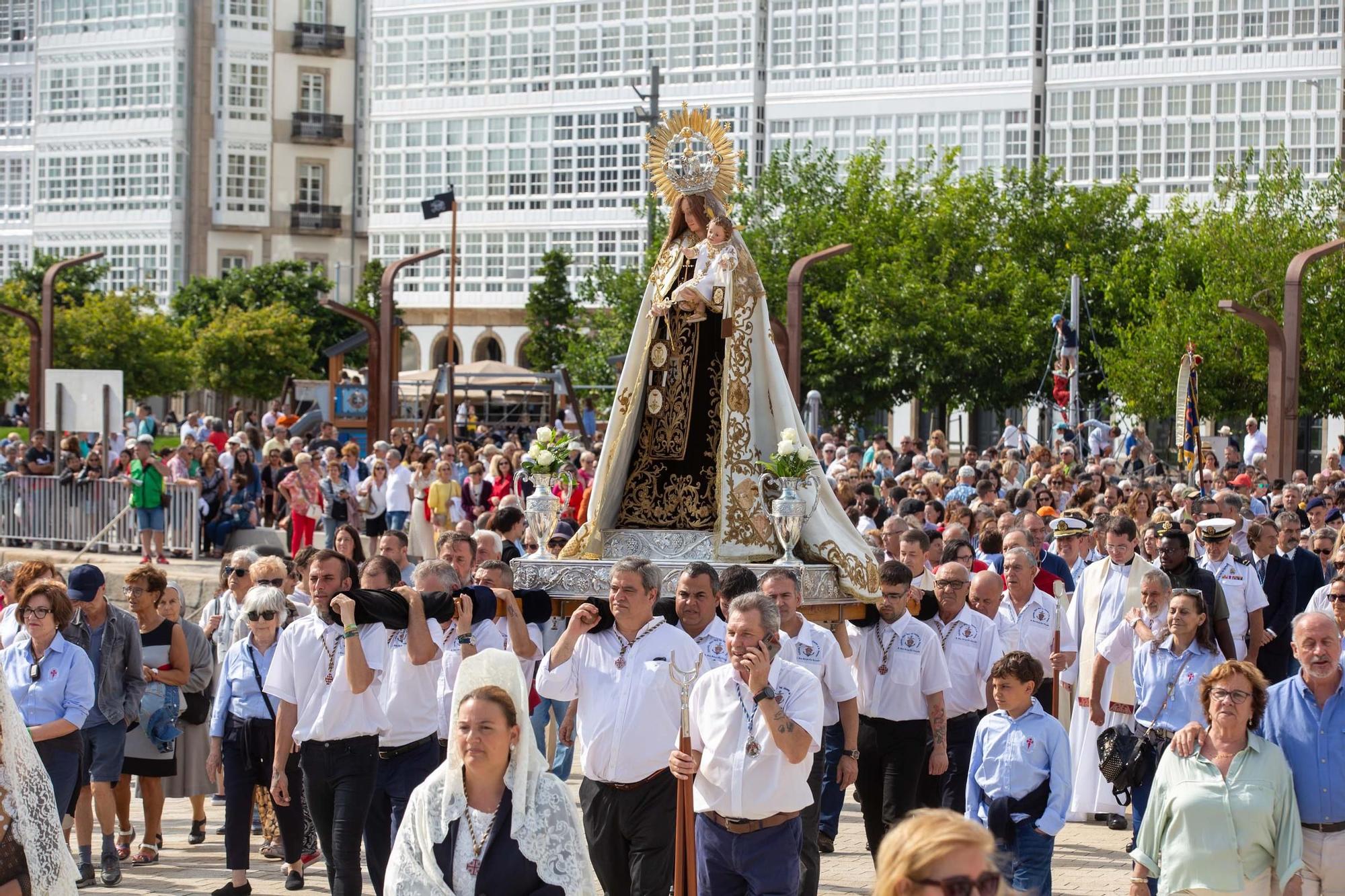 Los marineros de A Coruña celebran la festividad de la Virgen del Carmen