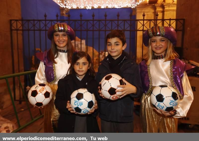 El Cartero Real recogió las ilusiones de los niños de Castellón