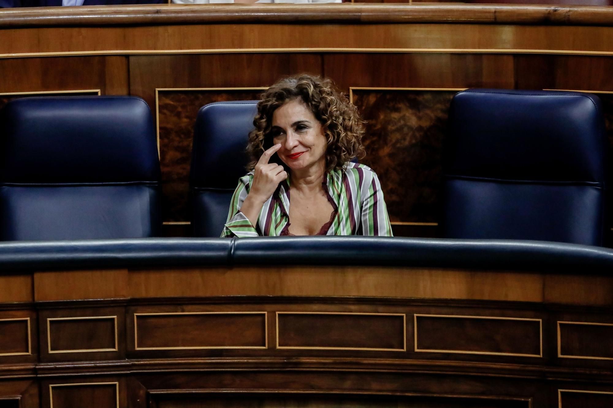 La ministra de Hacienda, María Jesús Montero, durante una sesión plenaria en el Congreso de los Diputados.