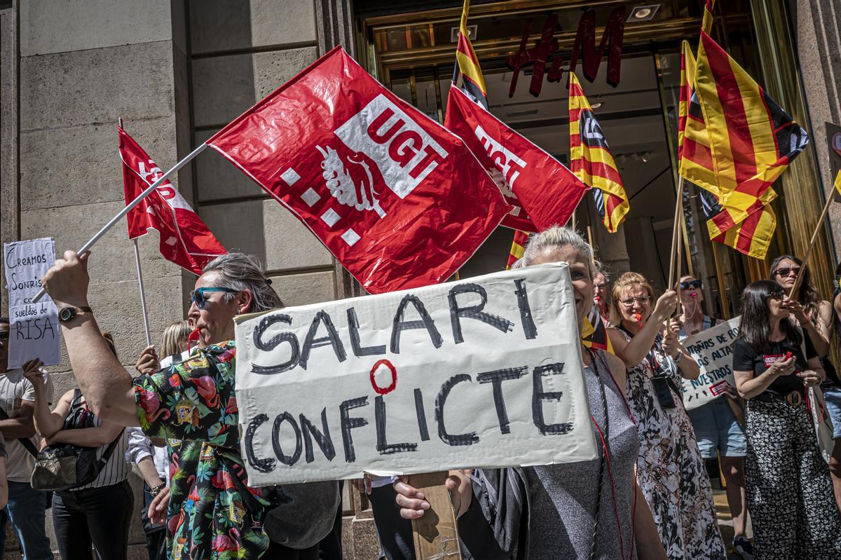 Huelga de trabajadores de H&M en el arranque de las rebajas