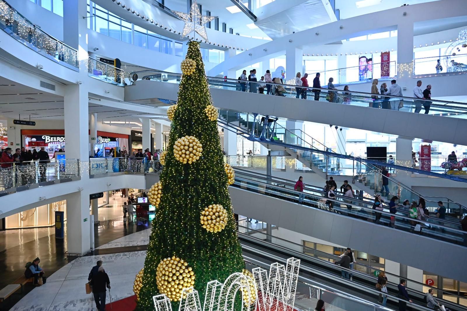 Castellón disfruta de un festivo de compras navideñas