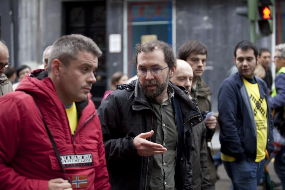 Manifestación contra los retrasos en las obras de soterramiento en Langreo