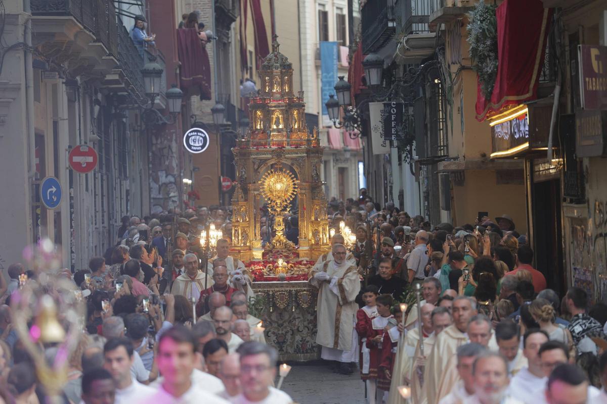 Procesión del Corpus en València con la Custodia por las calles.