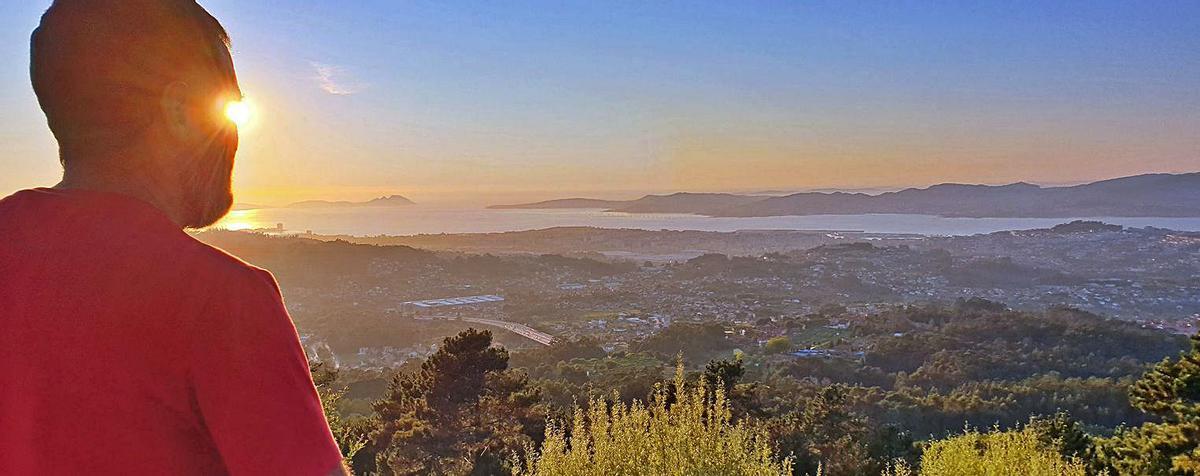 La espectacular vista de la ría que se otea desde lo más alto del Monte Galiñeiro.