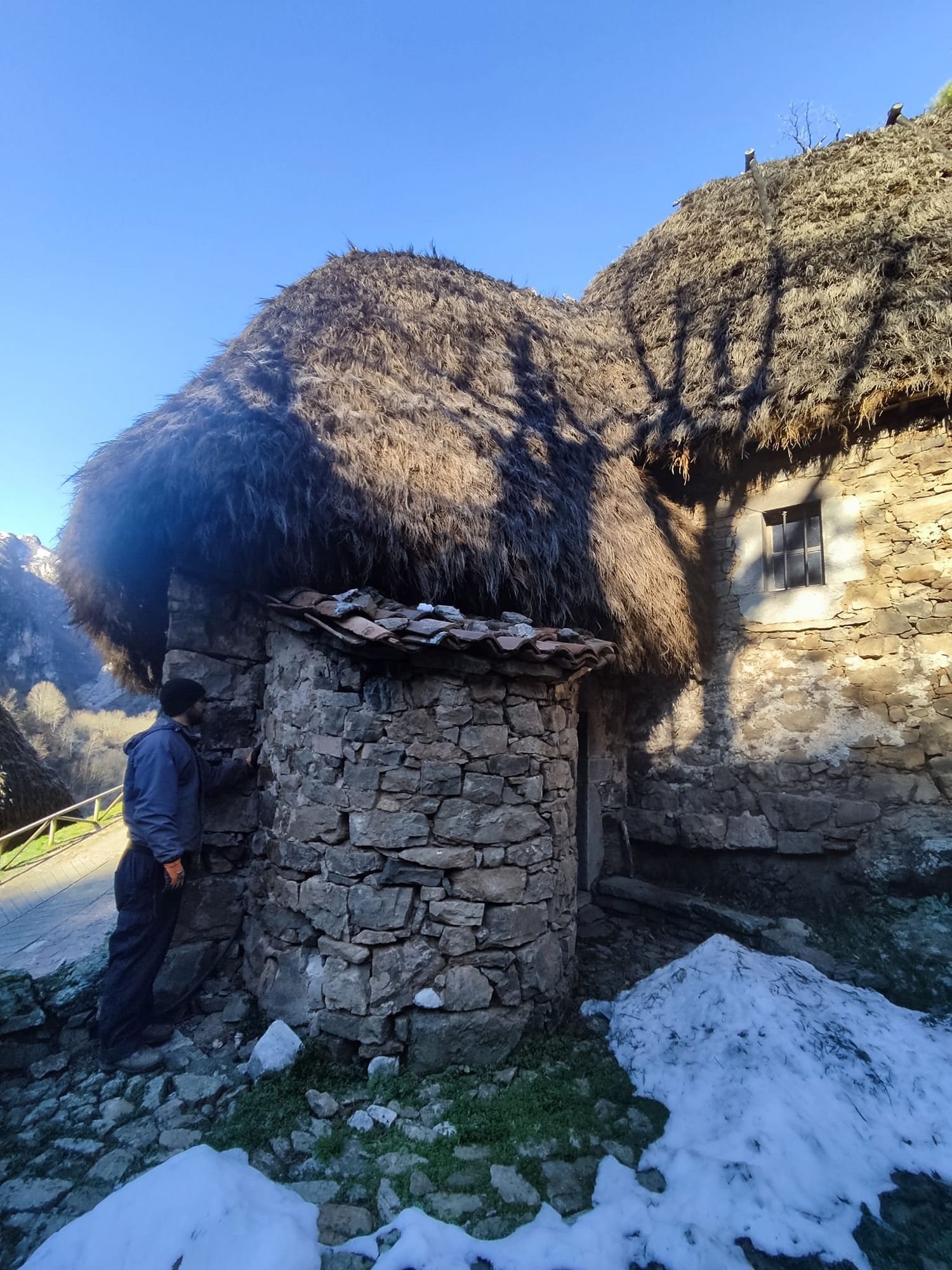 Macario Iglesias mete en la casa asturiana un futuro lleno de pasado