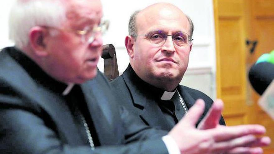 El papa nombra nuevo arzobispo de Santiago al renunciar Julián Barrio tras 27 años en el cargo