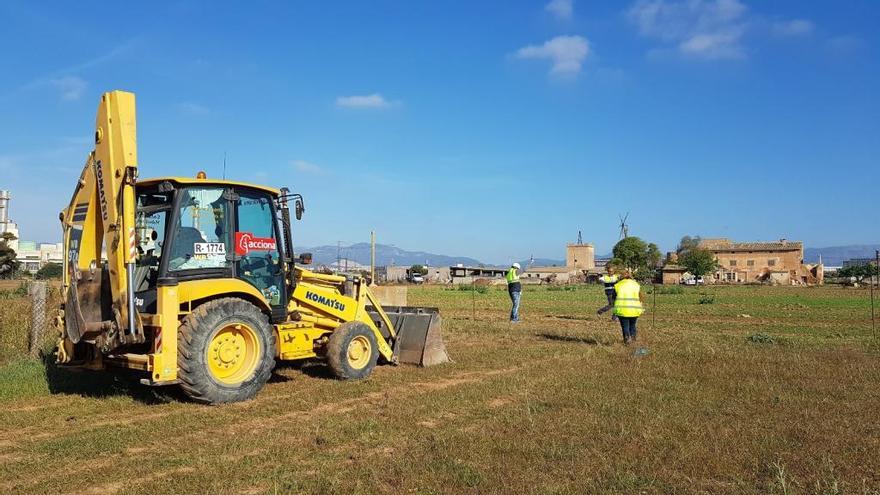 Operarios trabajan ya sobre el terreno.