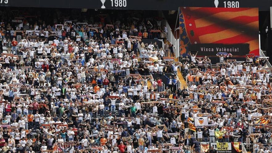 El valencismo actúa: Las entradas para el Martínez Valero duran cinco minutos