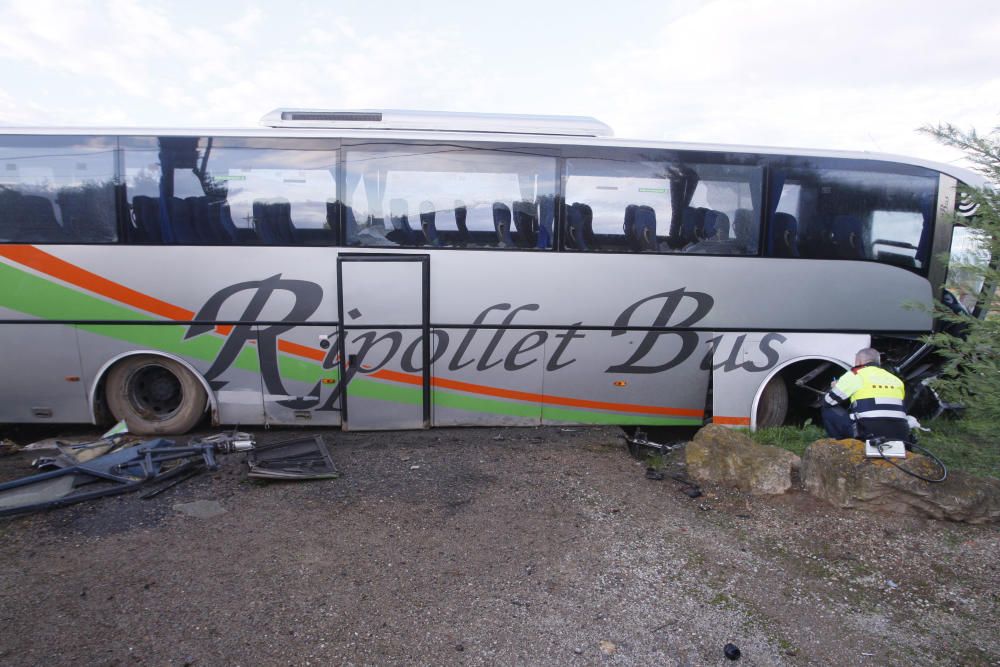 Onze escolars de sisè de primària han resultat ferits en l''accident