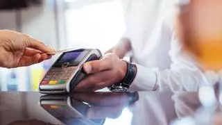 La estafa de las tarjetas revolving que "sirven para convertirte en su esclavo”, según un experto
