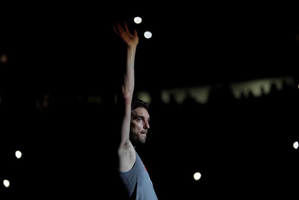 Spain's Gasol greets the crowd at the start of a ...