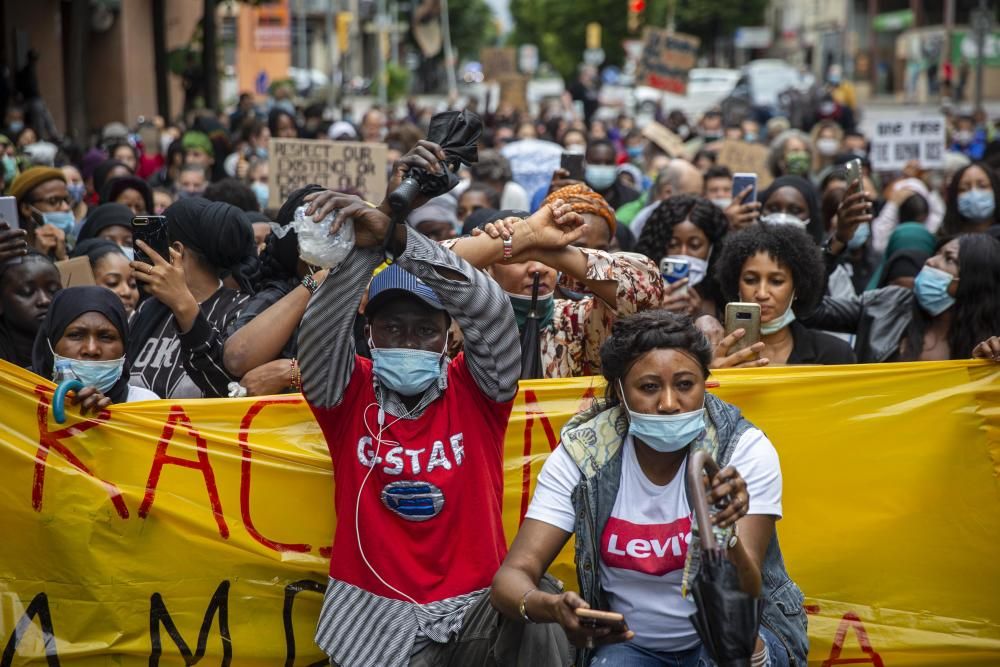 Manifestació contra el racisme a Salt i Girona