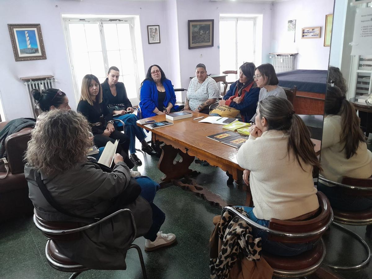 Varias de la asistentes a la reunión celebrada en La Felguera.