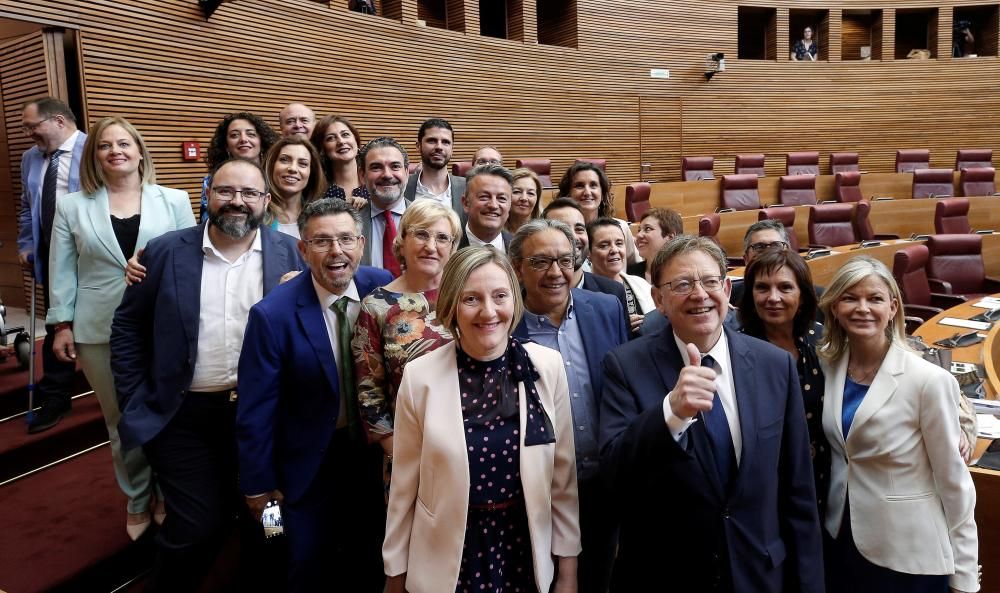 Los nuevos diputados y la presencia de Vox marcan el inicio de la jornada en el Parlamento valenciano