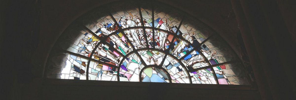 La vidiera de la Puerta Oeste, junto al Pórtico del Paraíso, después de su restauración. | // IÑAKI OSORIO
