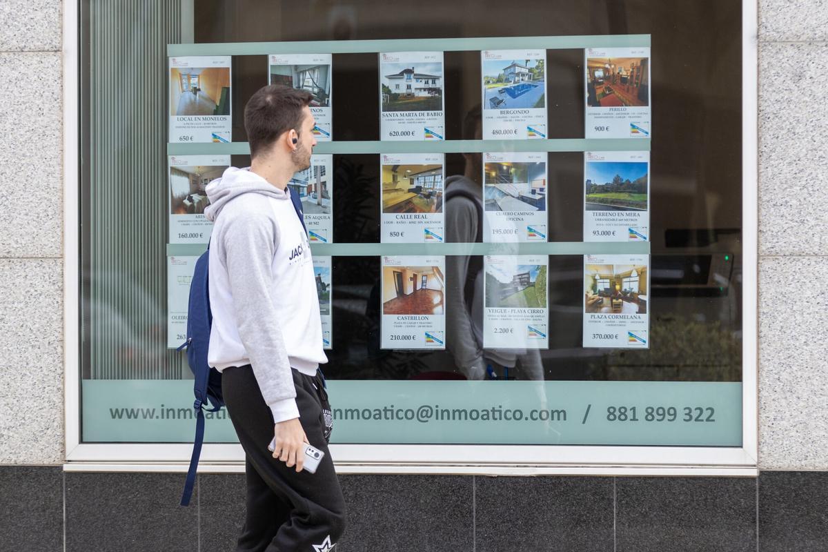 Escaparate de un inmobiliaria de A Coruña