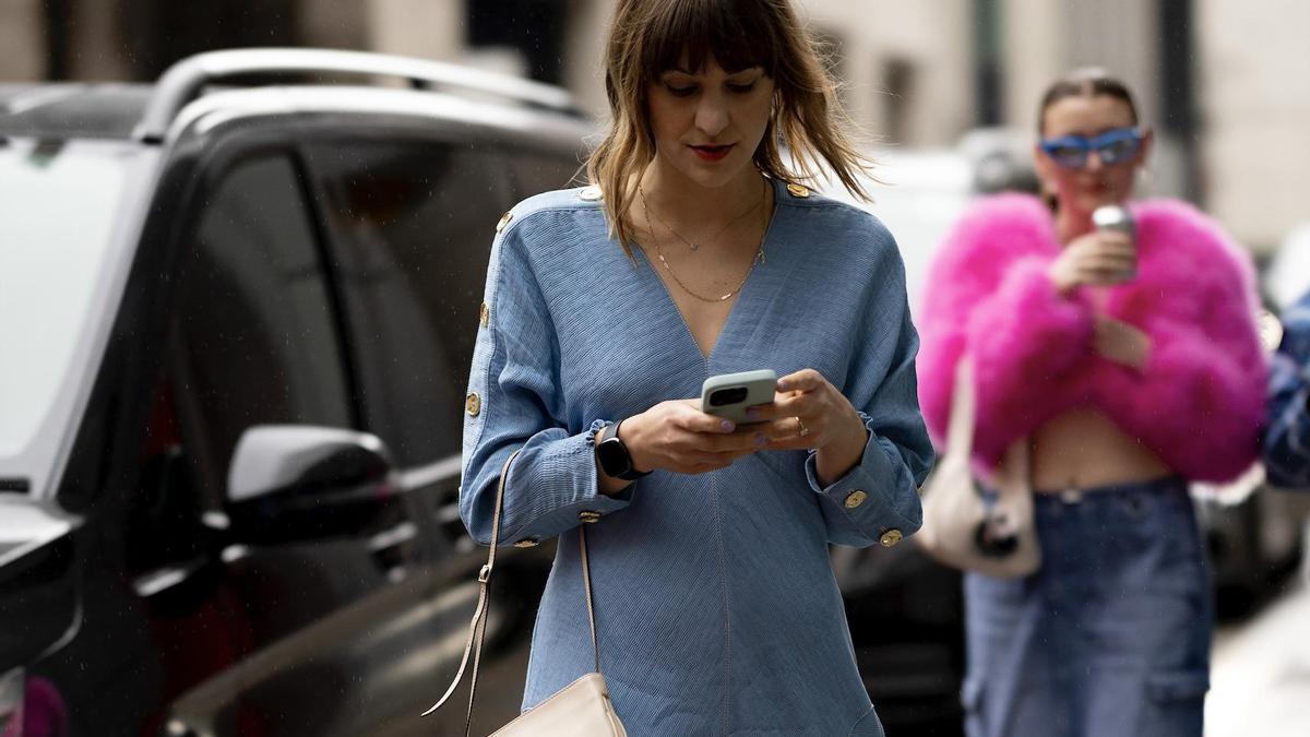 8 vestido azules de Mango que son tan favorecedores como fáciles de llevar