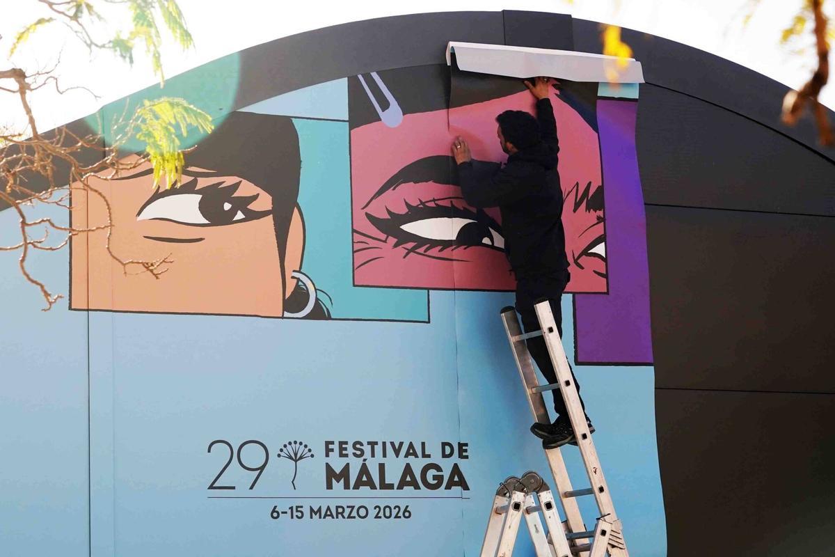 Tareas de montaje de la próxima edición del Festival de Málaga