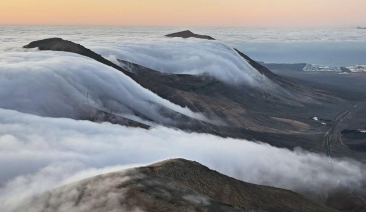 Cascadas de nubes en Lanzarote