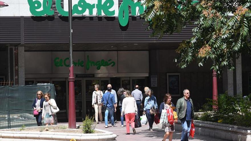 Zaragoza vive un fin de semana de compras por las rebajas