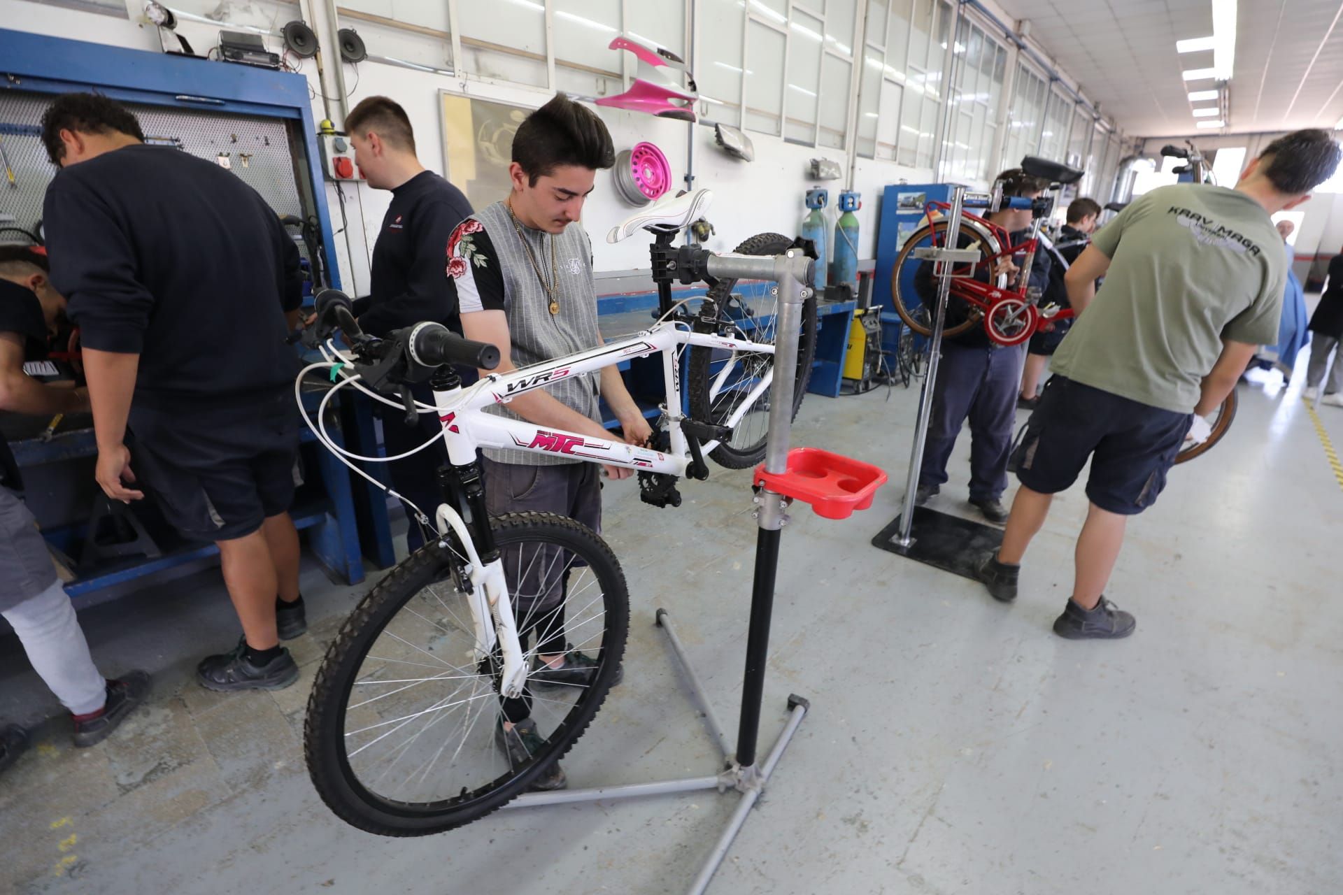 Diez años llevando bicis a quiénes menos tienen