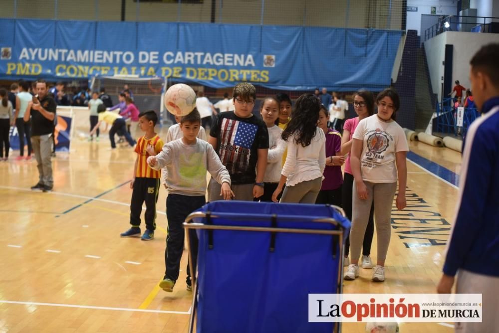 Encuentro de escolares con los jugadores del Plást