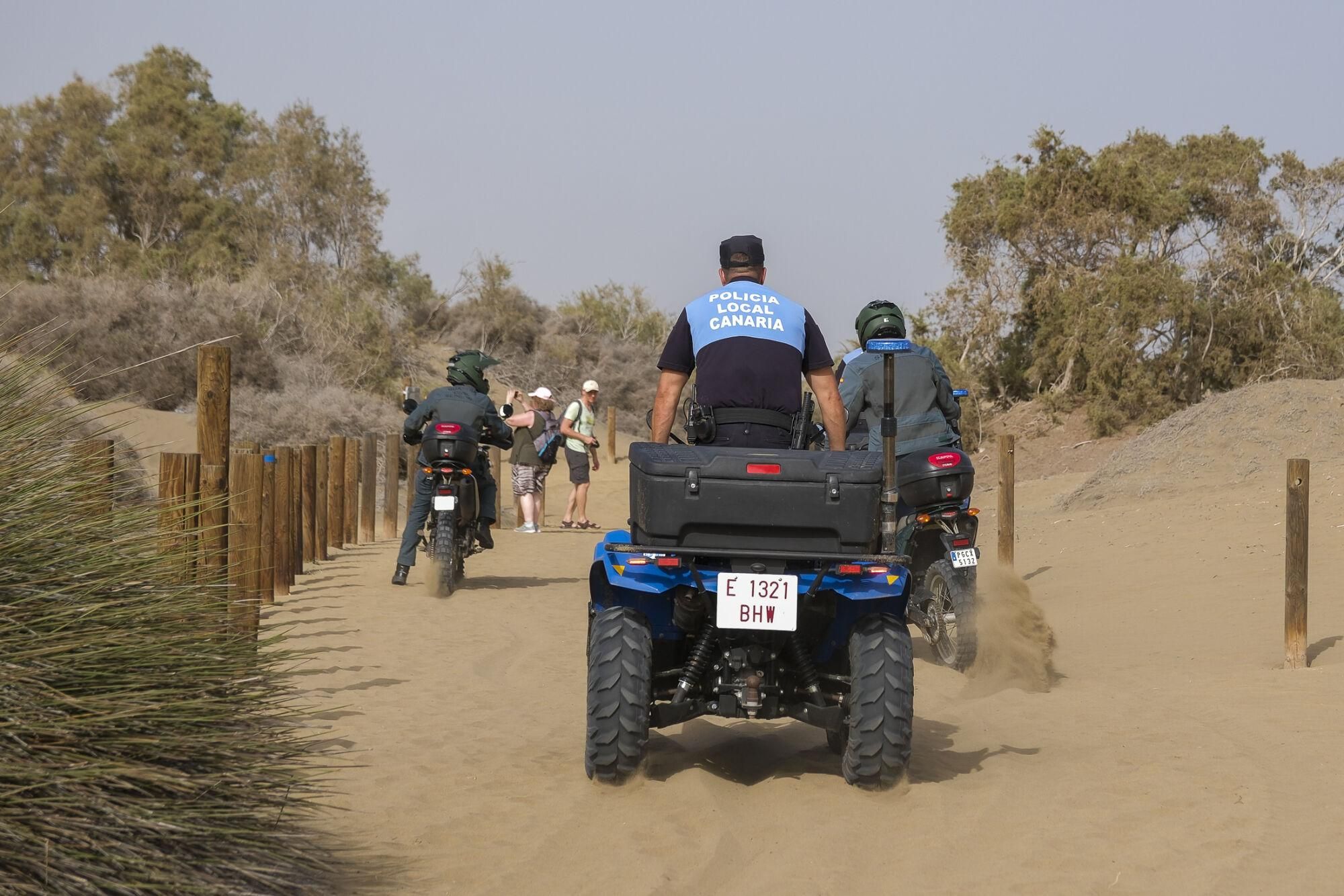 La Guardia Civil y el Cabildo controlan los accesos a las Dunas de Maspalomas