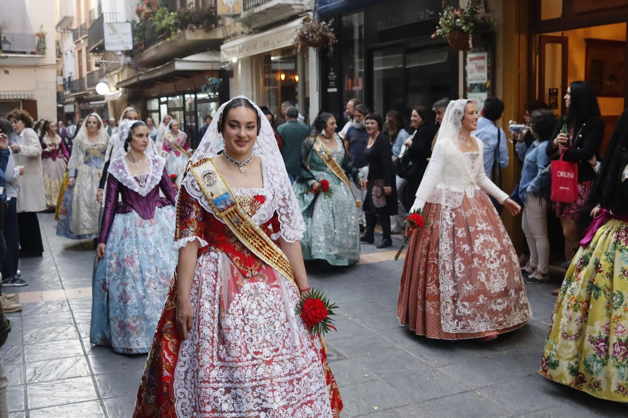 Multitudinaria Ofrenda fallera en Xàtiva