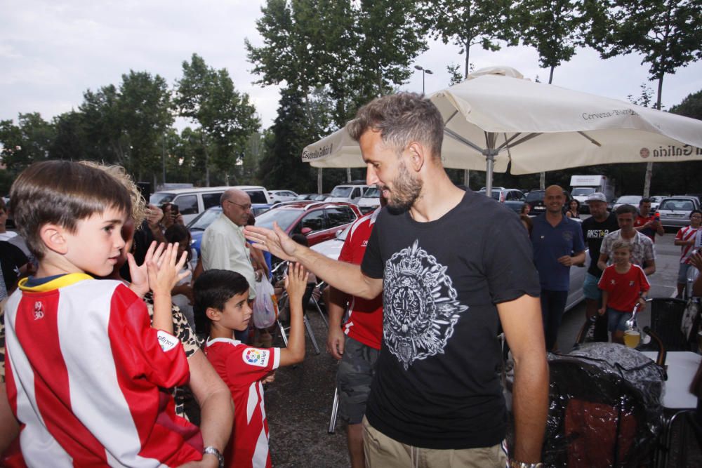 Stuani va rebre un homenatge per part de la Penya Gironina