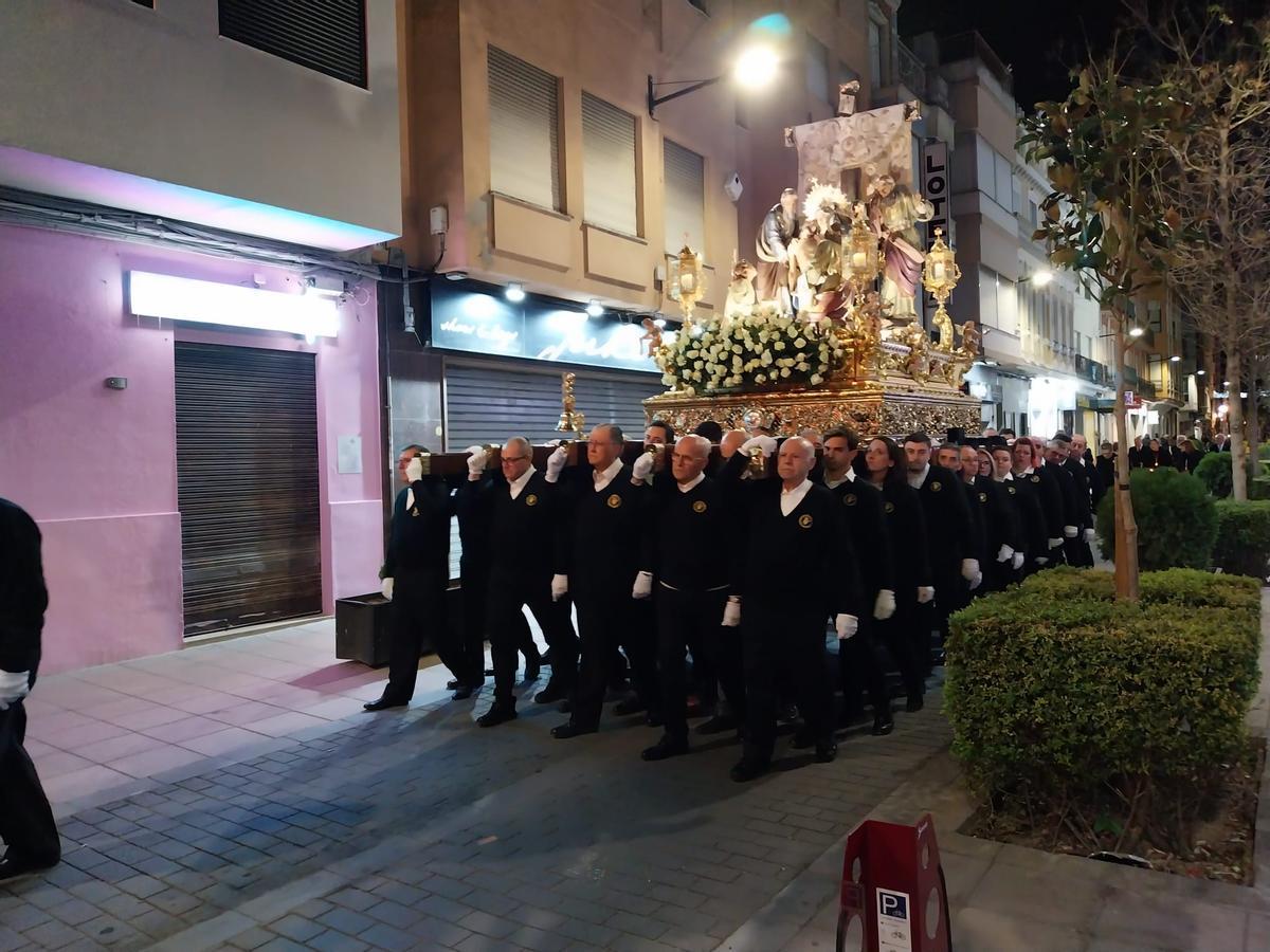 Paso de la Cofradía Virgen de los Dolores en la procesión del Encuentro.