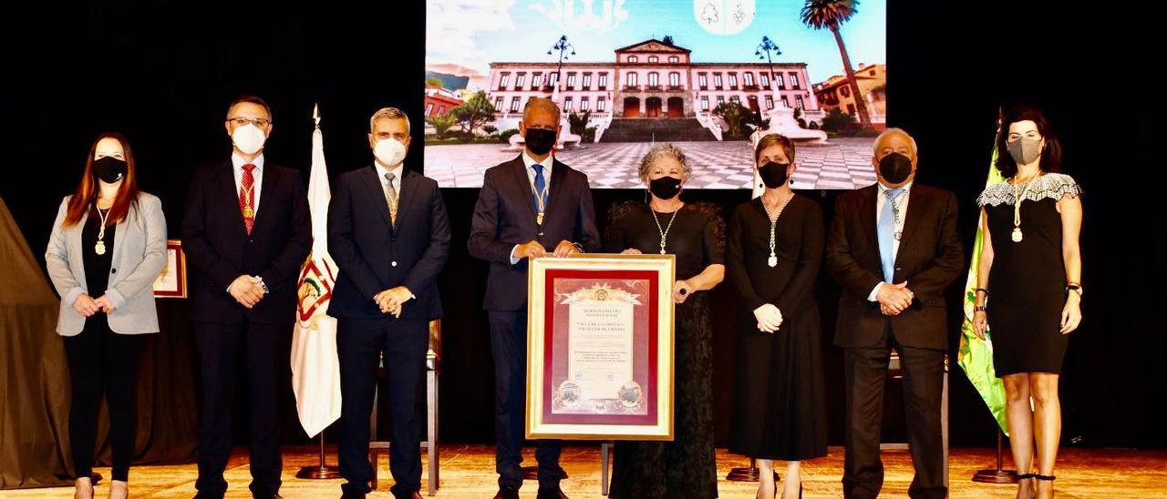 Representantes de las corporaciones de La Orotava y Vilaflor en el acto de hermanamiento