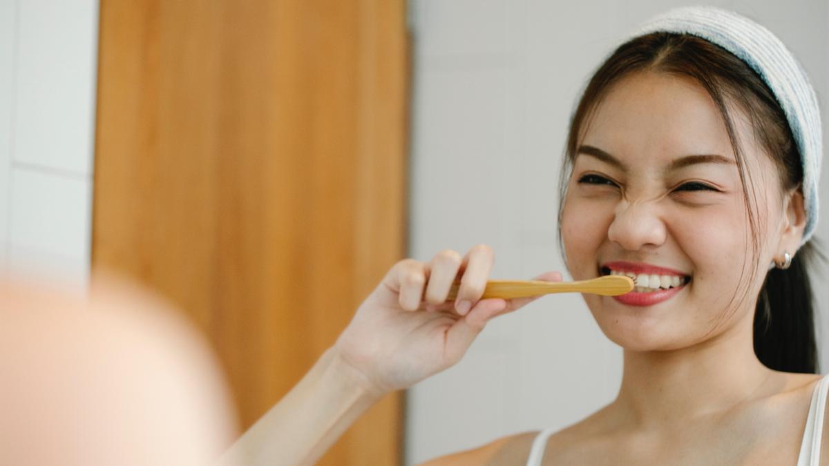 Hay que cepillarse los dientes al menos dos veces al día